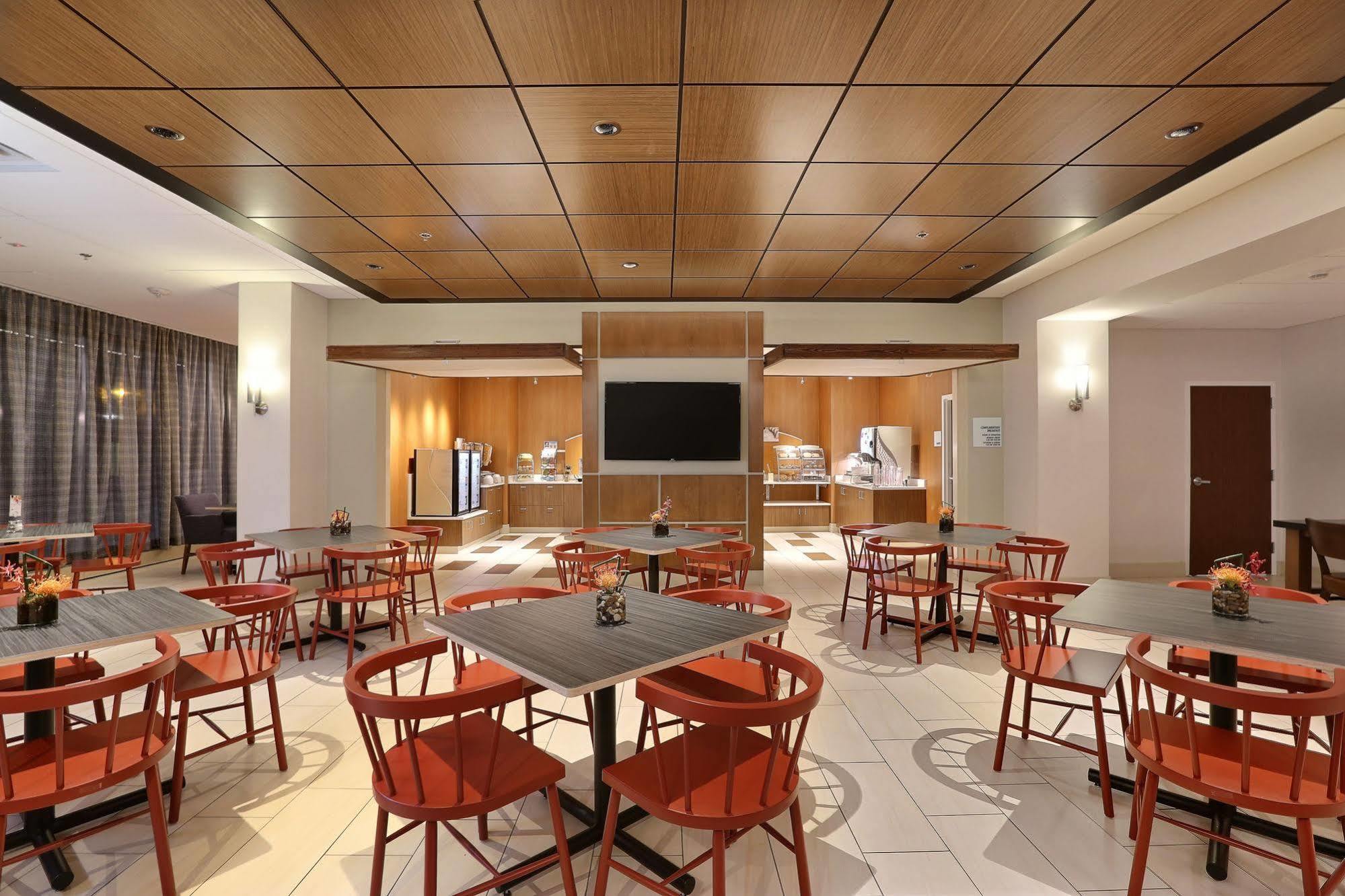Holiday Inn Express Denver Downtown By Ihg Exterior photo
